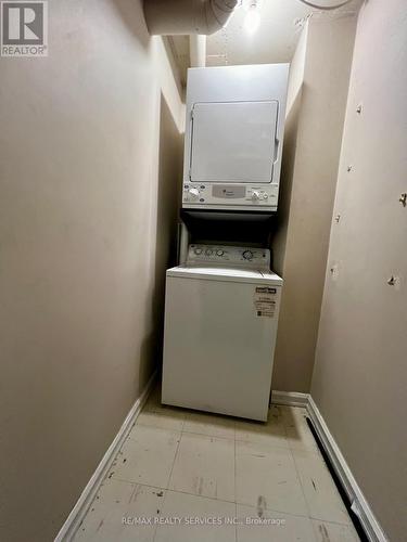 1107 - 350 Webb Drive, Mississauga (City Centre), ON - Indoor Photo Showing Laundry Room