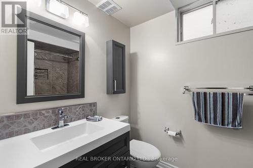 55 Stephanie Lane, Barrie (Painswick South), ON - Indoor Photo Showing Bathroom