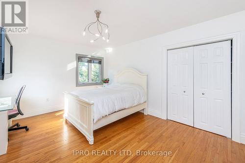 6845 19Th Side Road, King, ON - Indoor Photo Showing Bedroom