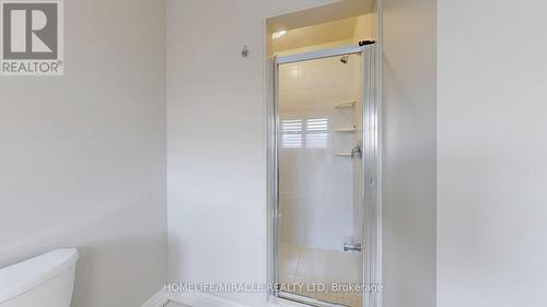 195 Sussexvale Drive, Brampton (Sandringham-Wellington), ON - Indoor Photo Showing Bathroom