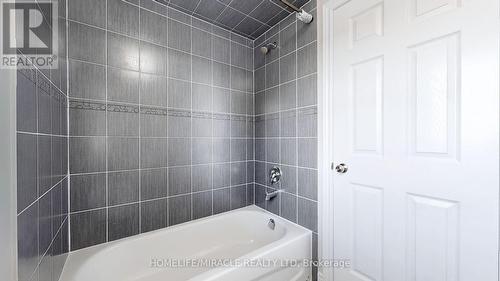 195 Sussexvale Drive, Brampton (Sandringham-Wellington), ON - Indoor Photo Showing Bathroom