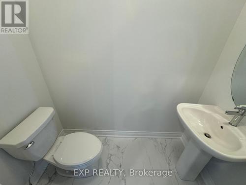 387 Inspire Blvd Boulevard W, Brampton, ON - Indoor Photo Showing Bathroom