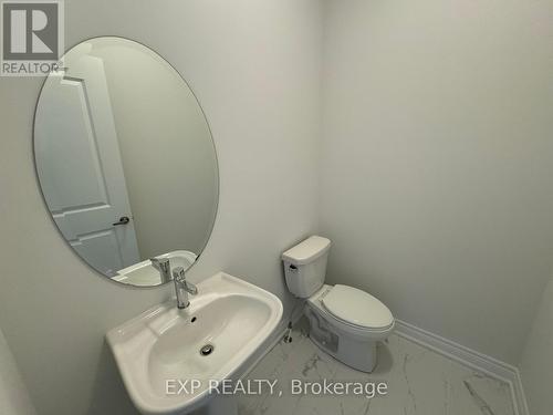 387 Inspire Blvd Boulevard W, Brampton, ON - Indoor Photo Showing Bathroom