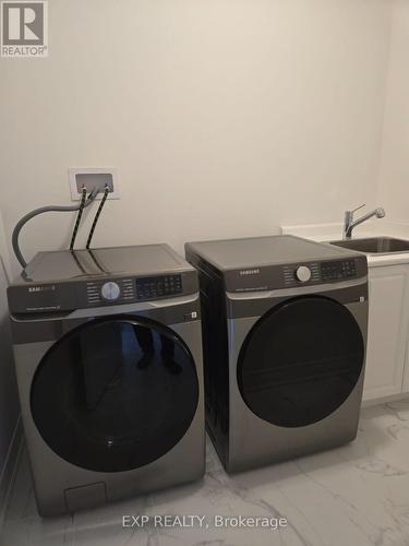 387 Inspire Blvd Boulevard W, Brampton, ON - Indoor Photo Showing Laundry Room