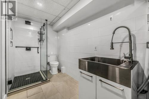 80 Royal Oak Drive, St. John'S, NL - Indoor Photo Showing Bathroom