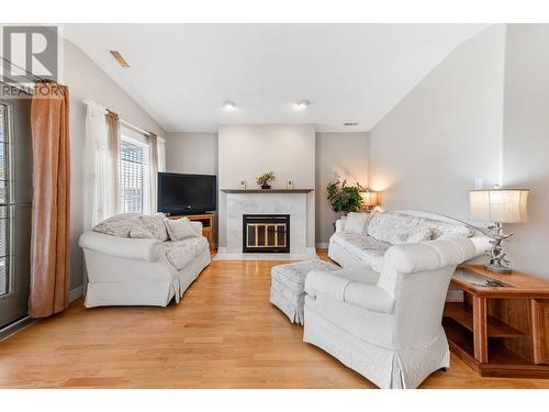 3146 Paris Street Unit# 209, Penticton, BC - Indoor Photo Showing Living Room With Fireplace