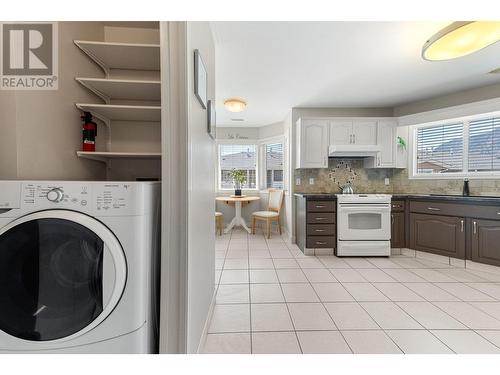 3146 Paris Street Unit# 209, Penticton, BC - Indoor Photo Showing Laundry Room