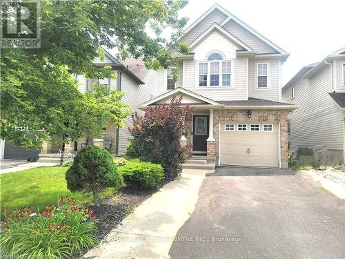 91 Red Clover Crescent N, Kitchener, ON - Outdoor With Facade