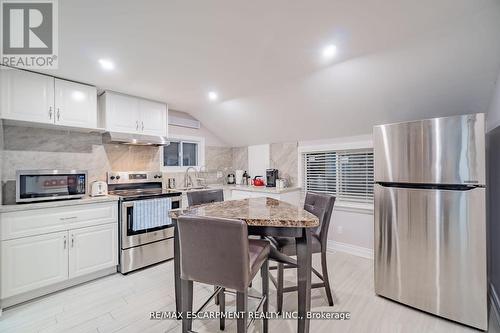 4733 River Road, Niagara Falls, ON - Indoor Photo Showing Kitchen