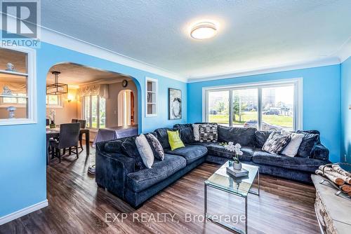 54 Third Street, Welland, ON - Indoor Photo Showing Living Room