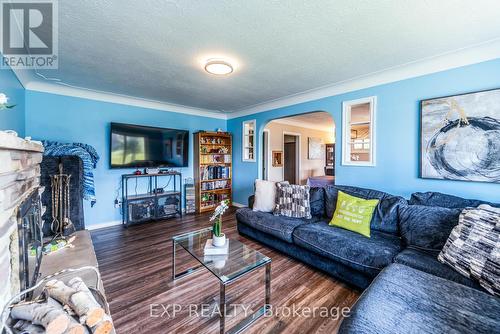 54 Third Street, Welland, ON - Indoor Photo Showing Living Room