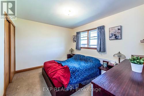 54 Third Street, Welland, ON - Indoor Photo Showing Bedroom