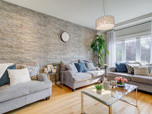 Living room - 7497 Rue Des Perce-Neige, Longueuil (Saint-Hubert), QC - Indoor Photo Showing Living Room