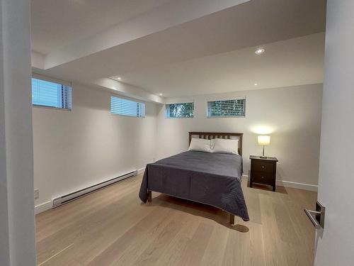 Chambre Ã Â coucher - 191 Rue Saraguay E., Montréal (Pierrefonds-Roxboro), QC - Indoor Photo Showing Bedroom