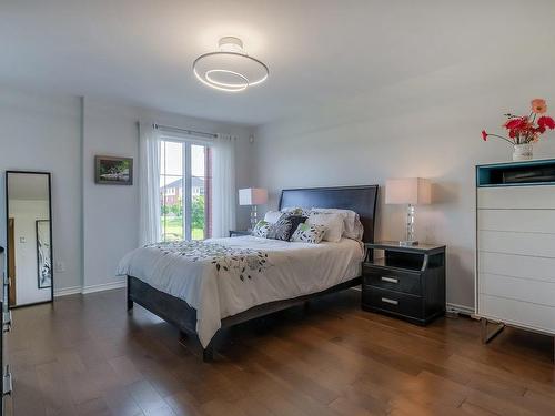 Master bedroom - 2-658 Rue Des Sureaux, Boucherville, QC - Indoor Photo Showing Bedroom