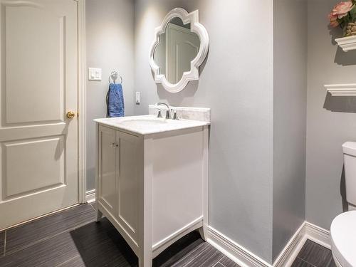 Powder room - 349 Rue Woodcroft, Hudson, QC - Indoor Photo Showing Bathroom