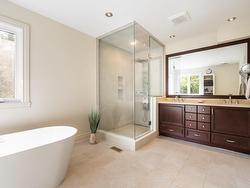 Ensuite bathroom - 