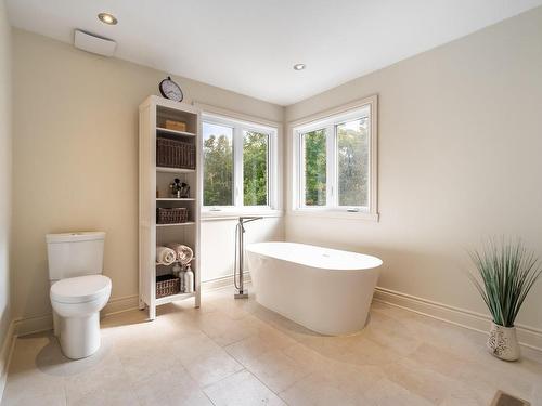 Ensuite bathroom - 349 Rue Woodcroft, Hudson, QC - Indoor Photo Showing Bathroom