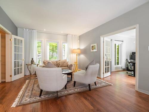 Den - 349 Rue Woodcroft, Hudson, QC - Indoor Photo Showing Living Room