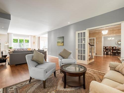 Water view - 349 Rue Woodcroft, Hudson, QC - Indoor Photo Showing Living Room