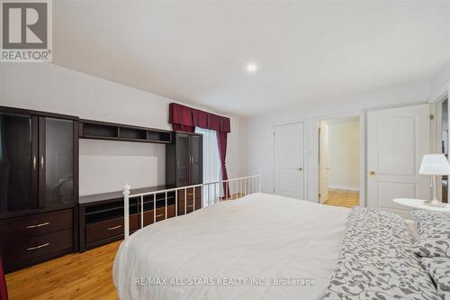 3180 Fleming Boulevard, Innisfil, ON - Indoor Photo Showing Bedroom