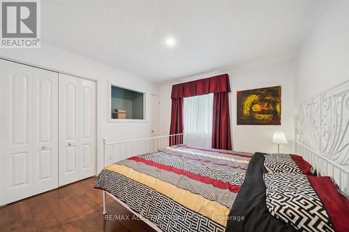 3180 Fleming Boulevard, Innisfil, ON - Indoor Photo Showing Bedroom