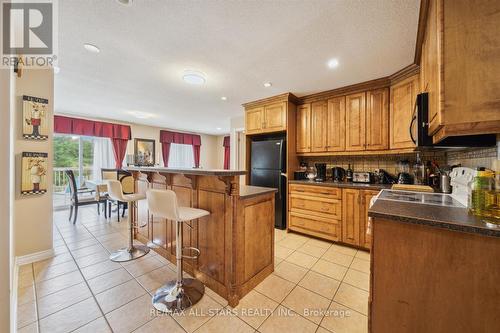 3180 Fleming Boulevard, Innisfil, ON - Indoor Photo Showing Kitchen