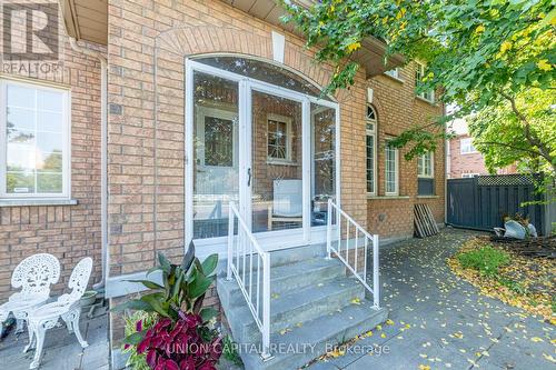 60 Nappa Street, Richmond Hill, ON - Outdoor