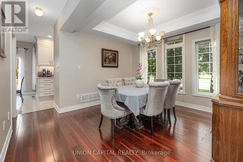 60 Nappa Street, Richmond Hill, ON - Indoor Photo Showing Dining Room