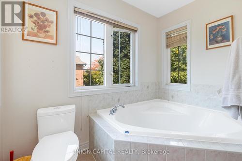 60 Nappa Street, Richmond Hill, ON - Indoor Photo Showing Bathroom