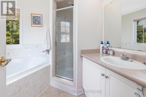 60 Nappa Street, Richmond Hill, ON - Indoor Photo Showing Bathroom