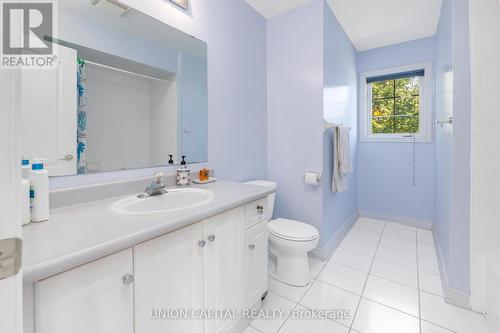 60 Nappa Street, Richmond Hill, ON - Indoor Photo Showing Bathroom