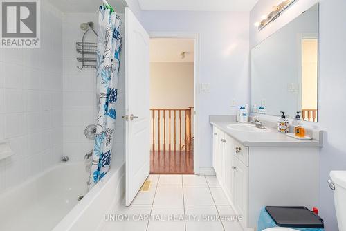 60 Nappa Street, Richmond Hill, ON - Indoor Photo Showing Bathroom