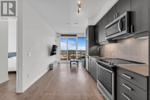 2801 - 7895 Jane Street, Vaughan, ON - Indoor Photo Showing Kitchen With Upgraded Kitchen