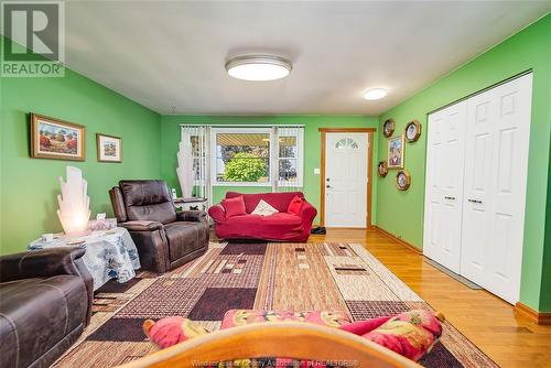 388 County Rd 27 East, Lakeshore, ON - Indoor Photo Showing Living Room