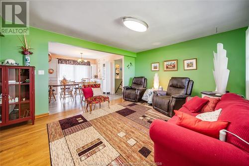 388 County Rd 27 East, Lakeshore, ON - Indoor Photo Showing Living Room