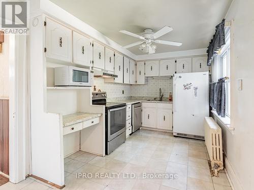 553 Donlands Avenue, Toronto, ON - Indoor Photo Showing Kitchen