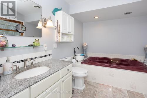 291 Angeline Street N, Kawartha Lakes (Lindsay), ON - Indoor Photo Showing Bathroom