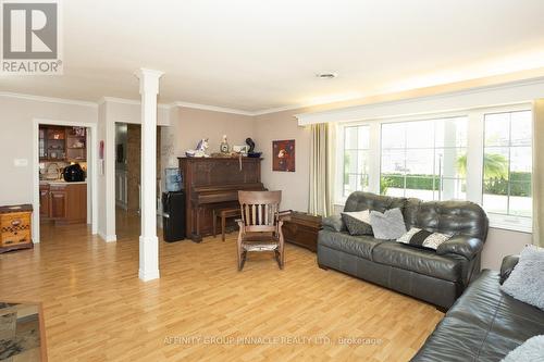 291 Angeline Street N, Kawartha Lakes (Lindsay), ON - Indoor Photo Showing Living Room