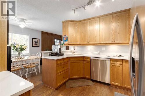 41 Strabane Place Sw, Calgary, AB - Indoor Photo Showing Kitchen