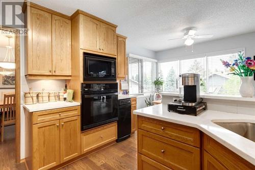 41 Strabane Place Sw, Calgary, AB - Indoor Photo Showing Kitchen