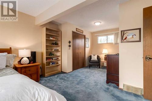 41 Strabane Place Sw, Calgary, AB - Indoor Photo Showing Bedroom