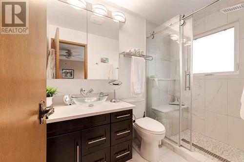 41 Strabane Place Sw, Calgary, AB - Indoor Photo Showing Bathroom