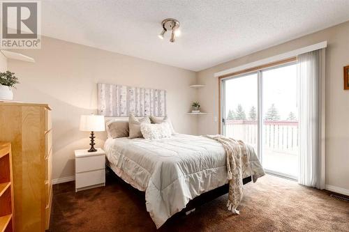 41 Strabane Place Sw, Calgary, AB - Indoor Photo Showing Bedroom