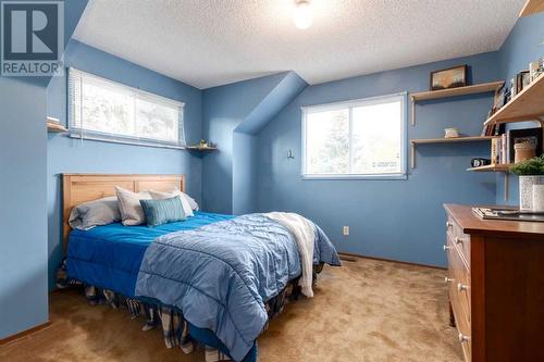 41 Strabane Place Sw, Calgary, AB - Indoor Photo Showing Bedroom