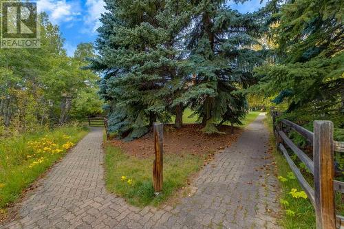 41 Strabane Place Sw, Calgary, AB - Outdoor