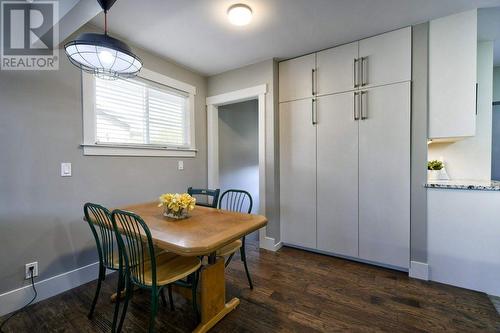 4804 Worcester Drive Sw, Calgary, AB - Indoor Photo Showing Dining Room