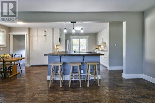 4804 Worcester Drive Sw, Calgary, AB - Indoor Photo Showing Dining Room