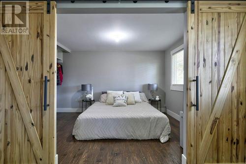 4804 Worcester Drive Sw, Calgary, AB - Indoor Photo Showing Bedroom