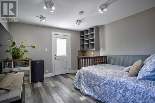 4804 Worcester Drive Sw, Calgary, AB - Indoor Photo Showing Bedroom